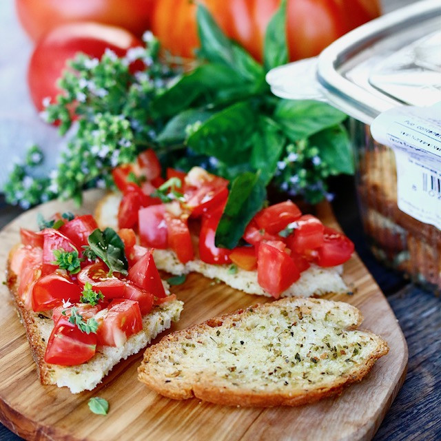 BRUSCHETTA s ekstra djevičanskim maslinovim uljem i origanom Altamura