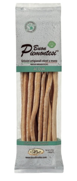 Ručno izrađeni hrskavi dugi grisini all'acqua bez masnoća