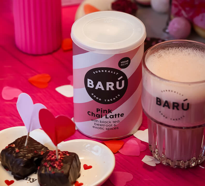 Pink Chai Latte veganski napitak