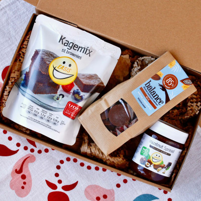 // TRIPLE CHOC BROWNIE BOX